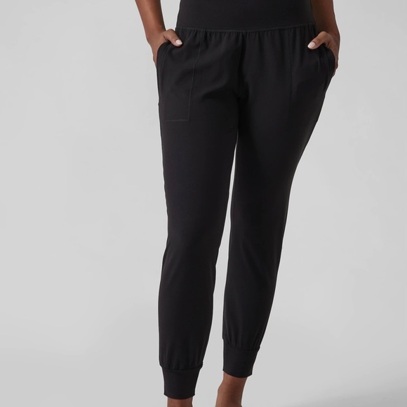 Athleta Pants - NWT Womens Athleta Salutation Jogger in Powervita Black Size SP (531288)